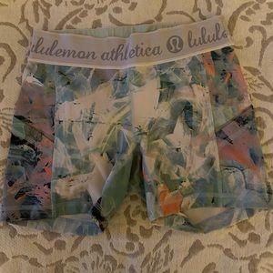 LULULEMON SHORTS SIZE 4